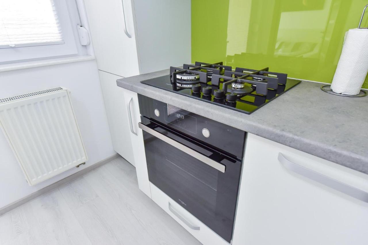 Stylish Stay - Executive - Private Parking And Central Location Орадеа Екстериор снимка
