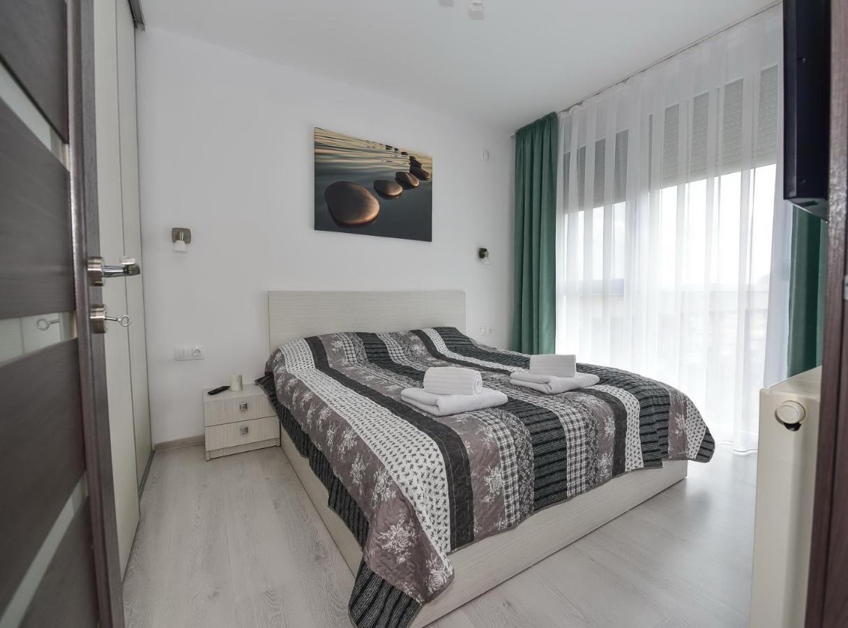 Stylish Stay - Executive - Private Parking And Central Location Орадеа Екстериор снимка